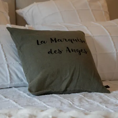 Les De La Marquise Πανσιόν 4*
